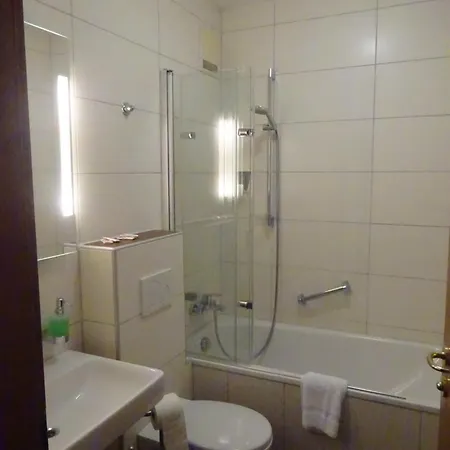 Schloss-hotel Hotel *